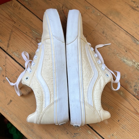 Vans women’s size 10, cream and white ortholite - Picture 7 of 8